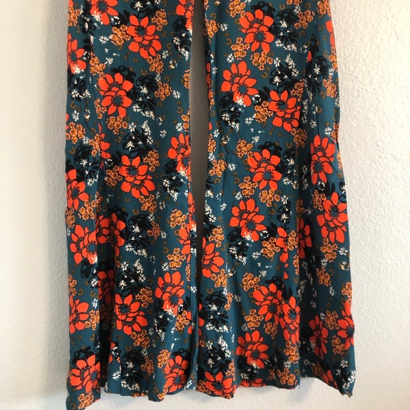 SOLD ✨FREE PEOPLE Cant Take My Eyes Off You Floral Pants - Picture 8 of 10